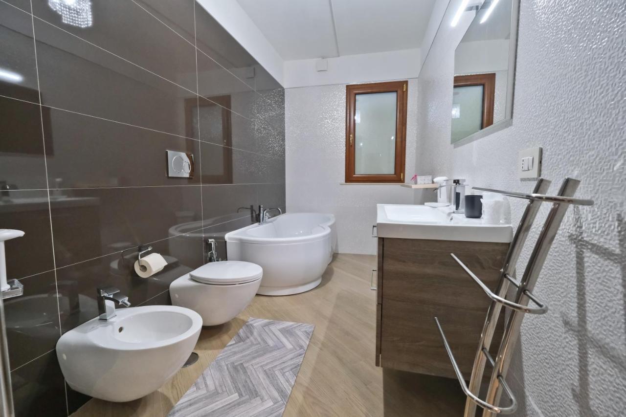 Apartament Modern House - 5 Stelle - Posto Auto Privato Brindisi Zewnętrze zdjęcie